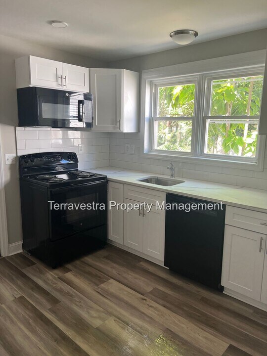 232 W Green St in Millville, NJ - Building Photo