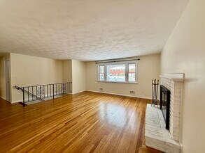 27 Ledgewood Rd in Framingham, MA - Building Photo - Building Photo