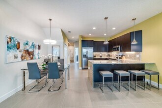 1512 Retreat Cir in Clermont, FL - Foto de edificio - Building Photo