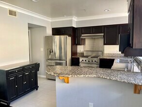 1222 S Westgate Ave in Los Angeles, CA - Building Photo - Building Photo
