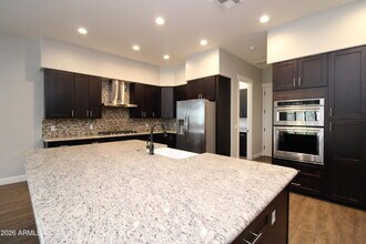 1024 E Curry Rd in Tempe, AZ - Building Photo - Building Photo