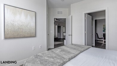 4950 W Prescott St, Unit 5204 in Tampa, FL - Foto de edificio - Building Photo