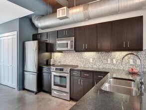 2205 N Lamar Blvd in Austin, TX - Foto de edificio - Building Photo