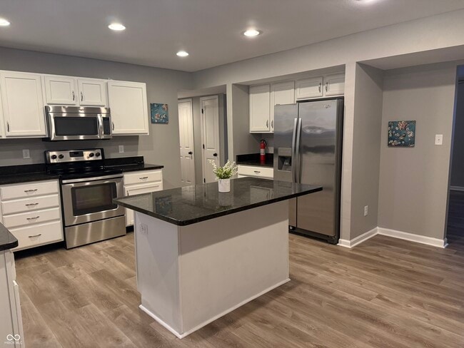 6521 Rushing River in Noblesville, IN - Building Photo - Building Photo