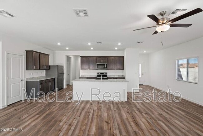 627 N Crowned Dove Trail in Casa Grande, AZ - Building Photo - Building Photo