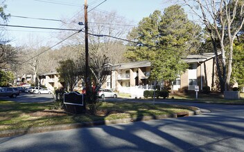 Stratford Apartments in Chapel Hill, NC - Building Photo - Building Photo