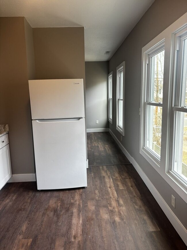 92-98 Wells St in Manchester, CT - Building Photo - Building Photo