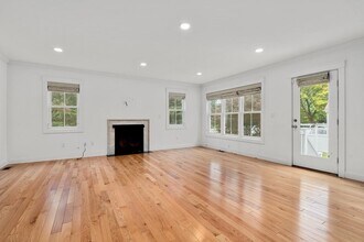 17 Vernon St in Newton, MA - Building Photo - Building Photo