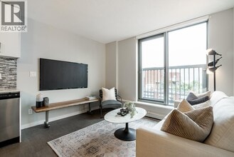 66 W Cordova St in Vancouver, BC - Building Photo - Building Photo