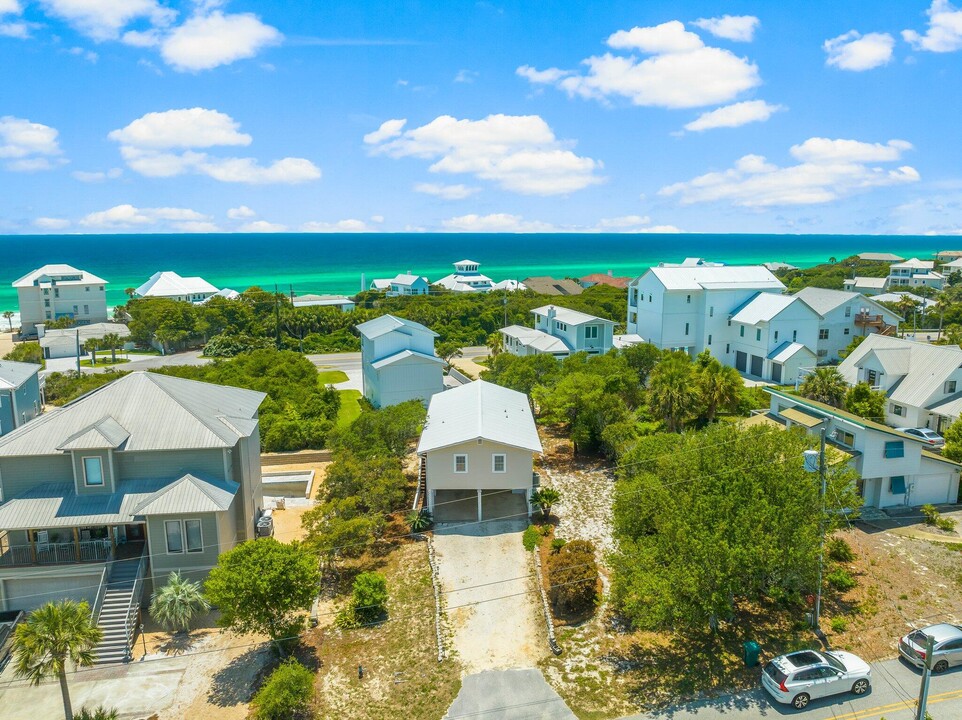 71 Baird Rd in Santa Rosa Beach, FL - Building Photo