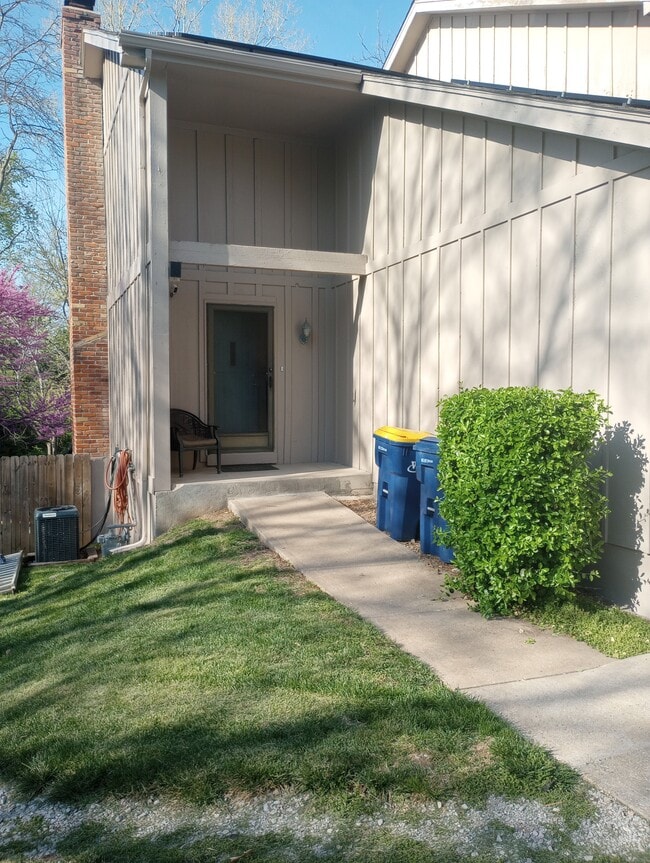 6314 W 50th St, Unit Walkout Studio Apartment