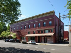 Radcliffe Building in Corvallis, OR - Building Photo