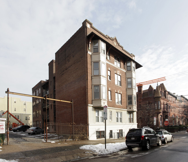 1601-1607 Green St in Philadelphia, PA - Foto de edificio - Building Photo