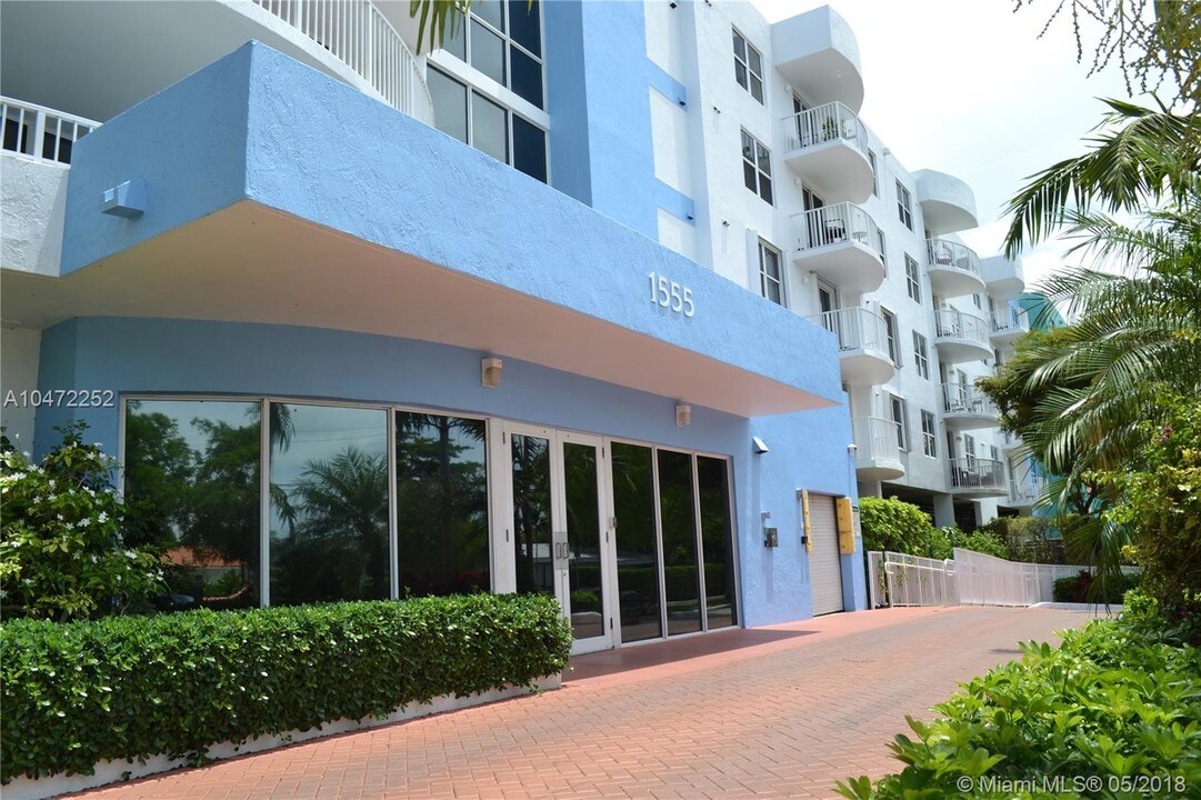 1555 N Treasure Dr-Unit -407 in North Bay Village, FL - Building Photo