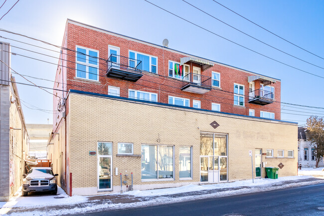 424 Saint-Jacques St in Lachine, QC - Building Photo - Building Photo