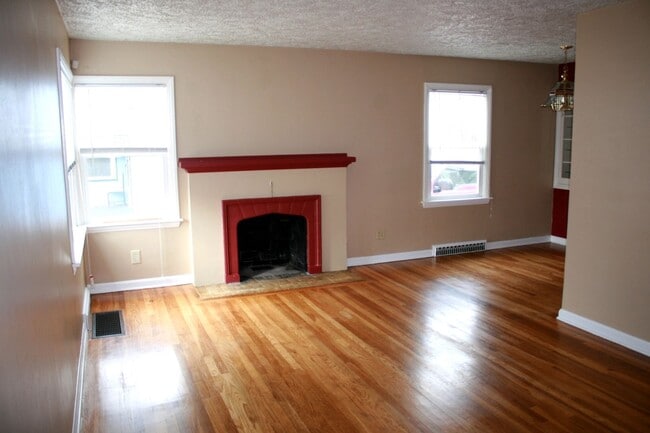 property at 2722 W Garland Ave