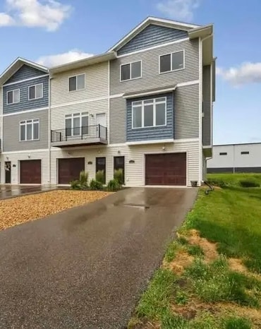 property at 2186 Rolling Green Trl