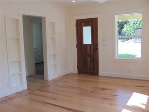 2209 E 18th St in Austin, TX - Building Photo - Building Photo