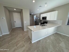 38013 N Flank Rider Wy in Queen Creek, AZ - Building Photo - Building Photo