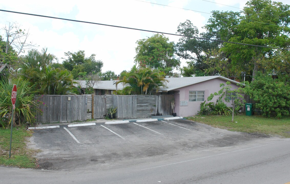 827 SW 15th Ave in Fort Lauderdale, FL - Building Photo