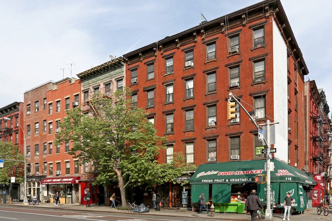 120 First Ave in New York, NY - Building Photo - Building Photo