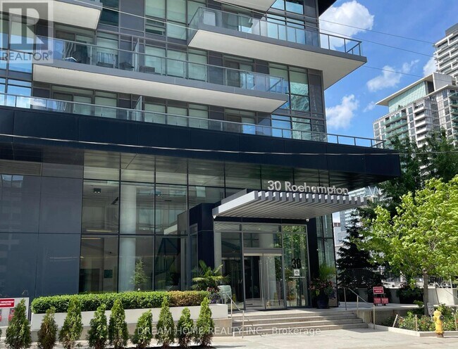 30-2930 Roehampton Ave in Toronto, ON - Building Photo - Building Photo