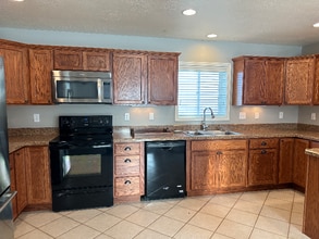 1334 Country Rd in Victor, MT - Building Photo - Building Photo