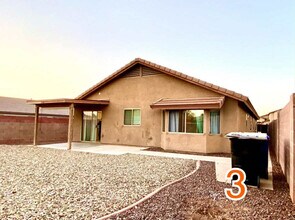 10802 W Elm Ln in Avondale, AZ - Building Photo - Building Photo