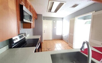 8354 S Meadow Bird Cir in Missouri City, TX - Building Photo - Building Photo