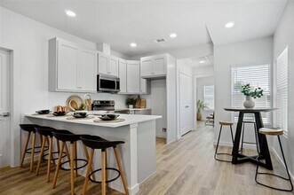 571 Josephine St in Dallas, TX - Building Photo - Building Photo