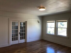 219 Park Ave in Modesto, CA - Building Photo - Building Photo