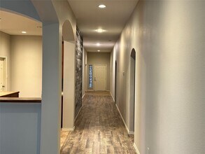 5643 Walnut Glen Ln in Rosenberg, TX - Foto de edificio - Building Photo