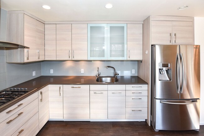 6905 Breezewood Terrace in Rockville, MD - Building Photo - Building Photo