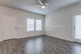 2405 N Hickory St in Sherman, TX - Building Photo - Building Photo