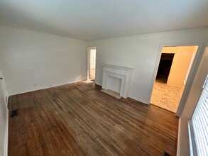 1338 S Pittsburg Ave in Tulsa, OK - Foto de edificio - Building Photo