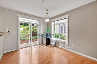 23120 SE Black Nugget Rd in Issaquah, WA - Building Photo - Building Photo