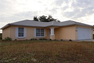 3805 22nd St SW in Lehigh Acres, FL - Building Photo - Building Photo