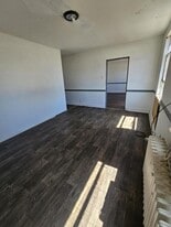 14 N Central Ave in Casey, IL - Building Photo