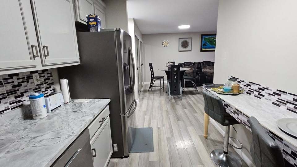 2310 Cromwell Hills Dr in Cromwell, CT - Building Photo