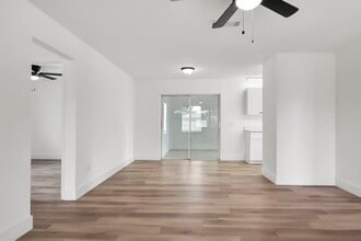 313 NW Dorchester St in Port St. Lucie, FL - Building Photo - Building Photo