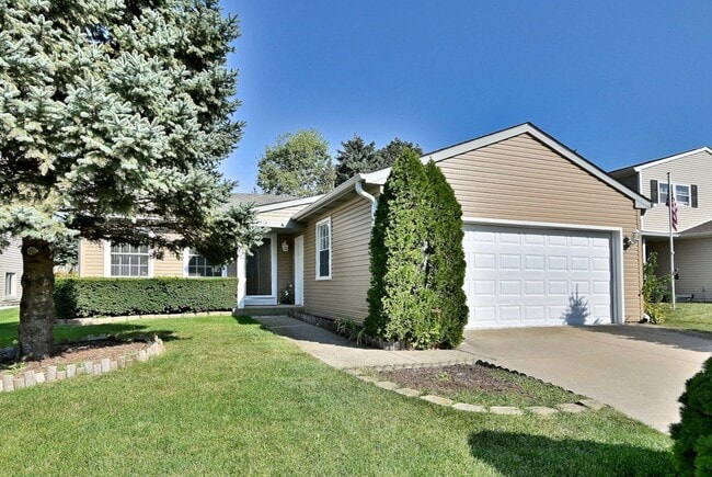 714 N Lakeside Dr in Vernon Hills, IL - Building Photo - Building Photo