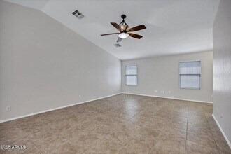 2943 E Mead Dr in Gilbert, AZ - Foto de edificio - Building Photo