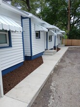 110 W Willow Dr in Roseland, IN - Foto de edificio - Building Photo