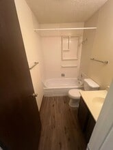 Candlewood Apartments in Colorado Springs, CO - Foto de edificio - Building Photo