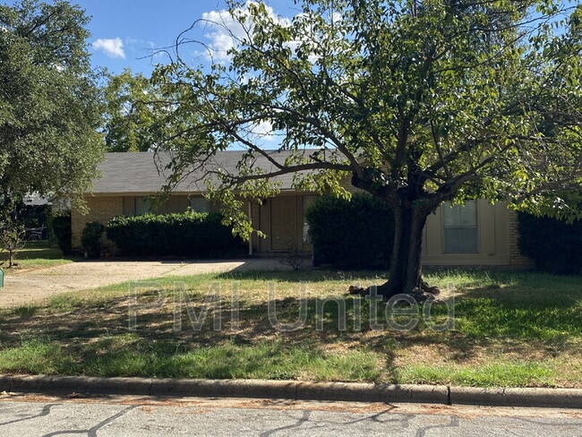 3402 Hastings Dr