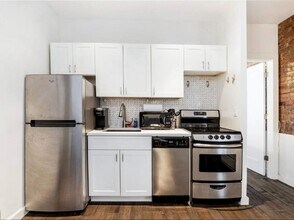 241 E 73rd St in New York, NY - Building Photo - Building Photo