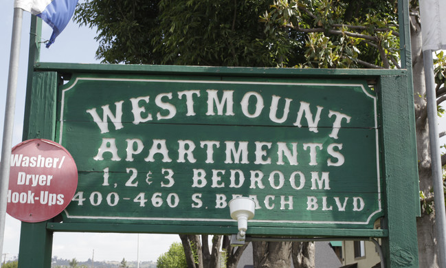 Westmount Apartments in La Habra, CA - Foto de edificio - Building Photo