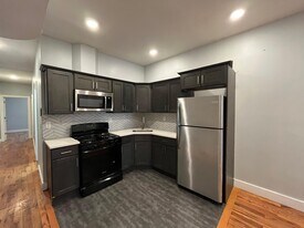 19 Jewett Ave, Unit 1R in Jersey City, NJ - Building Photo