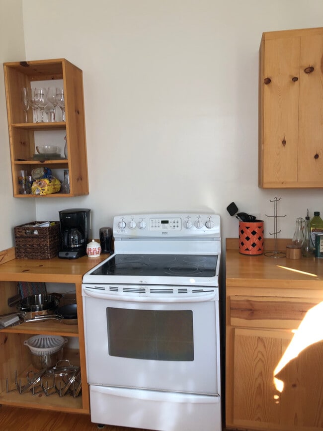 821 N 8th St, Unit Apartment 1, Unit Apartment 1