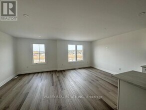 7489 Marvel Dr in Niagara Falls, ON - Building Photo - Building Photo